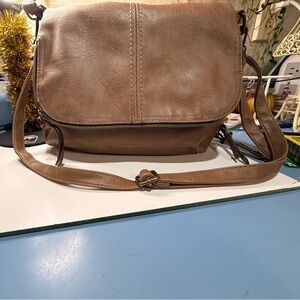 Purse: Tan Leather Shoulder Bag